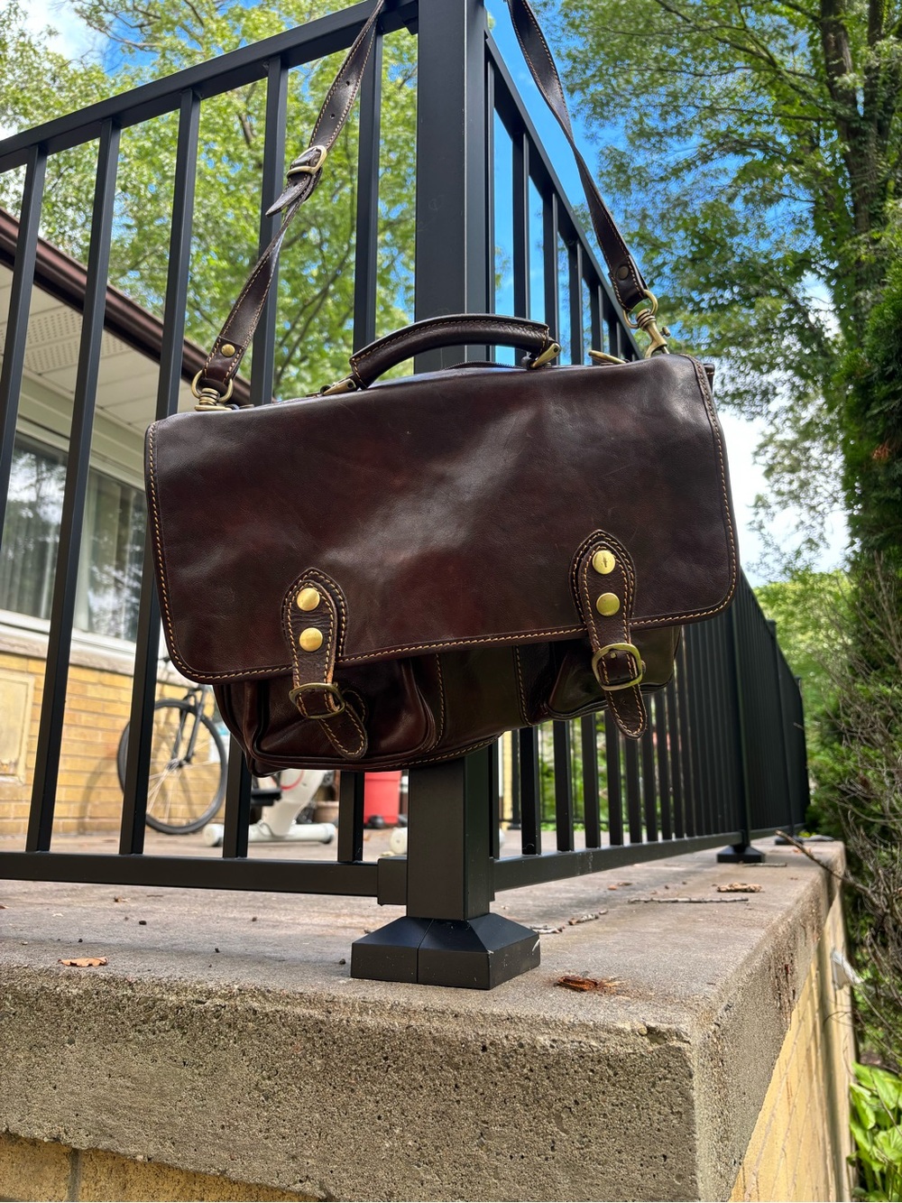 Classic Dark Brown Leather Men's Briefcase Shoulder Bag - Picture 4 of 11